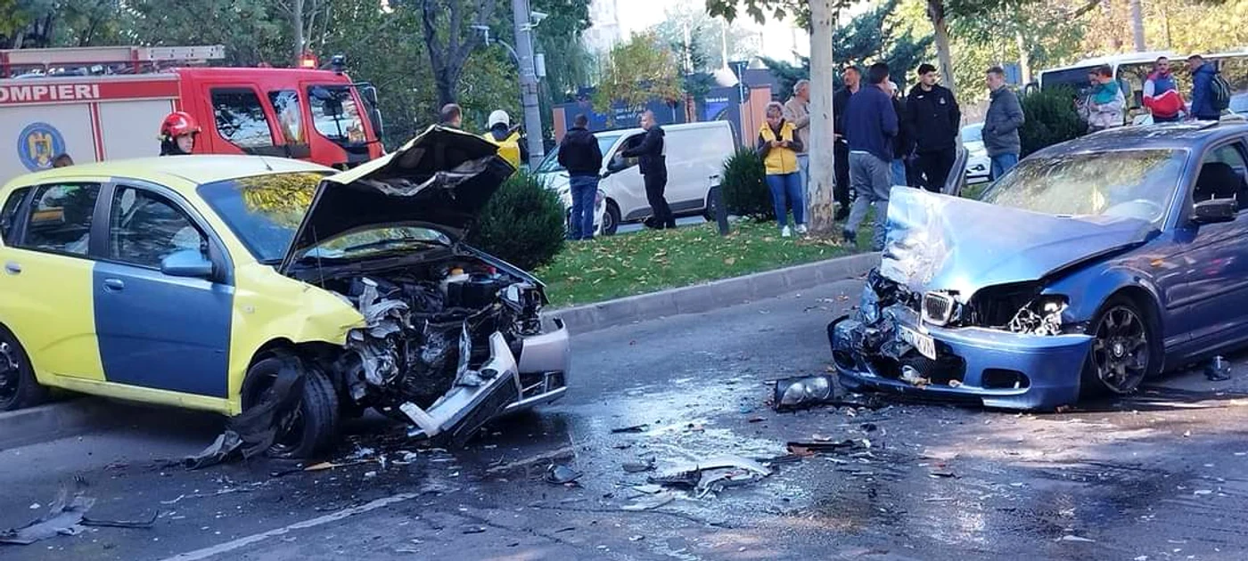 Accidentul s-a soldat cu rănirea unei persoane. FOTO Brigada Rutieră a Capitalei