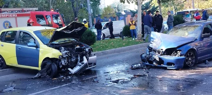 Accidentul s-a soldat cu rănirea unei persoane. FOTO Brigada Rutieră a Capitalei