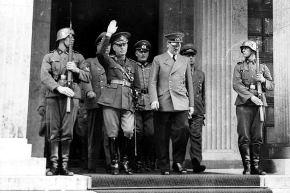 Ion Antonescu, alături de Adolf Hitler, în 1941 (© Bundesarchiv Bild 183-B03212)