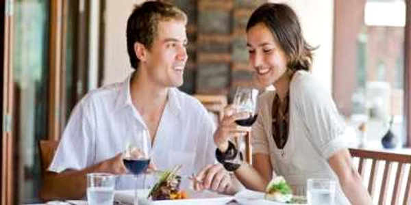 Cercetătorii danezi recomandă două-trei pahare de vin pe săptămână