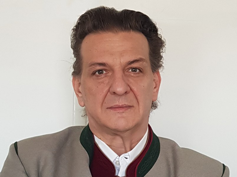 Cristian Rudic, directorul Operei Române din Timișoara, decorat cu Ordinul Naţional „Pentru Merit” în grad de Cavaler