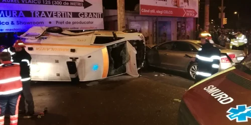 Ambulanta rasturnată in Constanta FOTO ISU Dobrogea