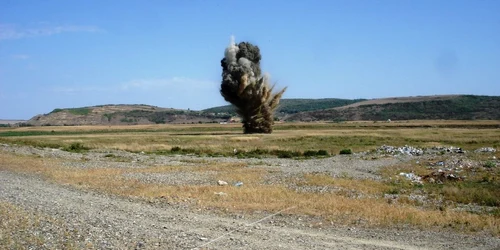 Distrugere de muniţie neexplodată