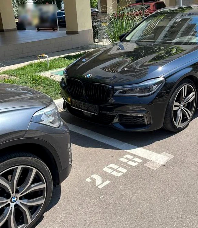 Autoturisme fără plăcuţe de înmatriculare FOTO Primăria Constanţa