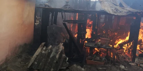 incendiu pompieri casa Galati 4