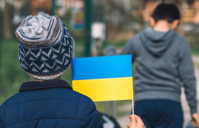 Kievul acuză Rusia că organizează adopții ilegale de copii ucraineni