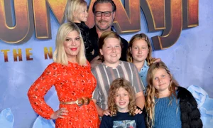 Tori Spelling cu familia  Shutterstock jpg