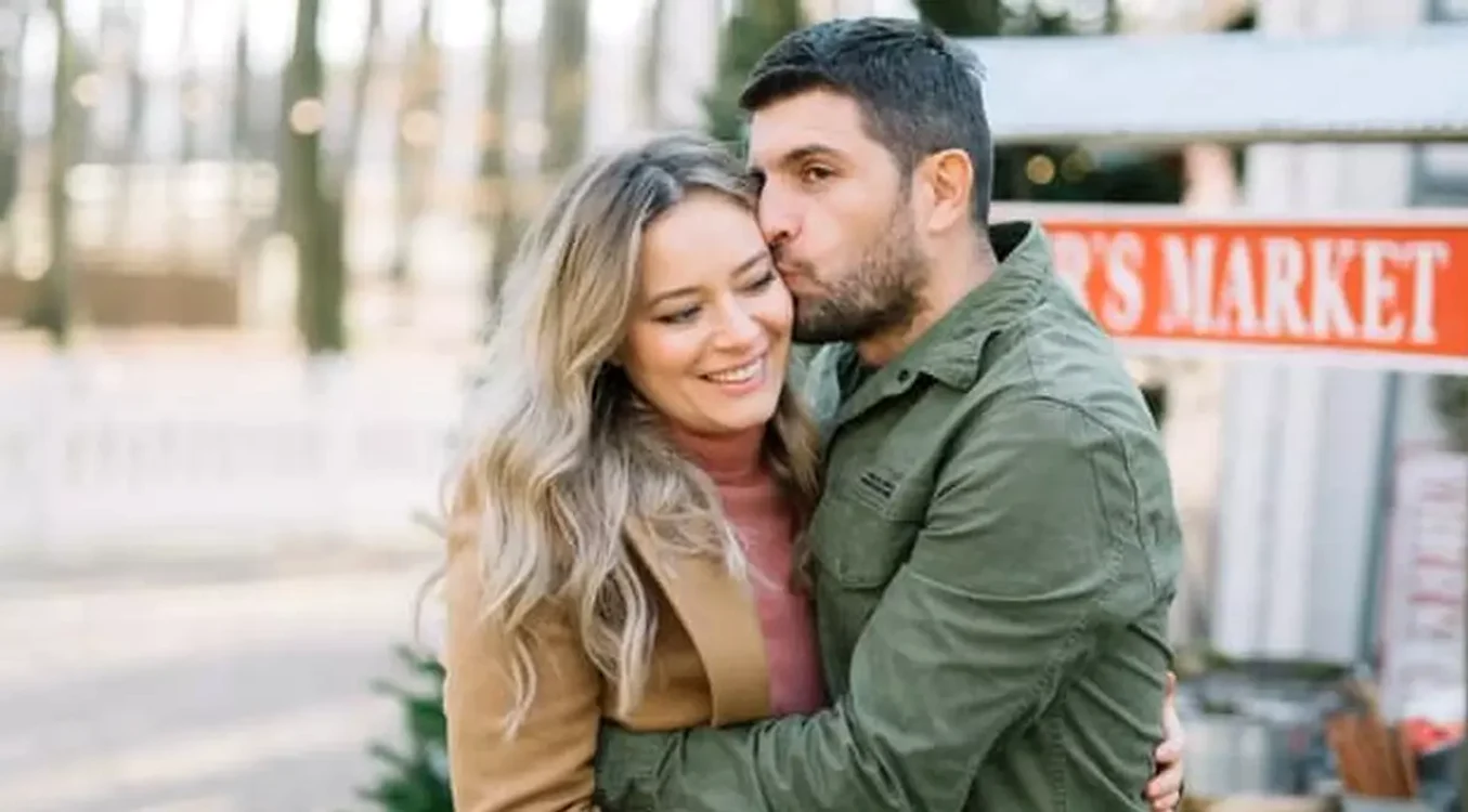 Laura Cosoi și soțul ei, Cosmin Curticăpean. Foto: social media