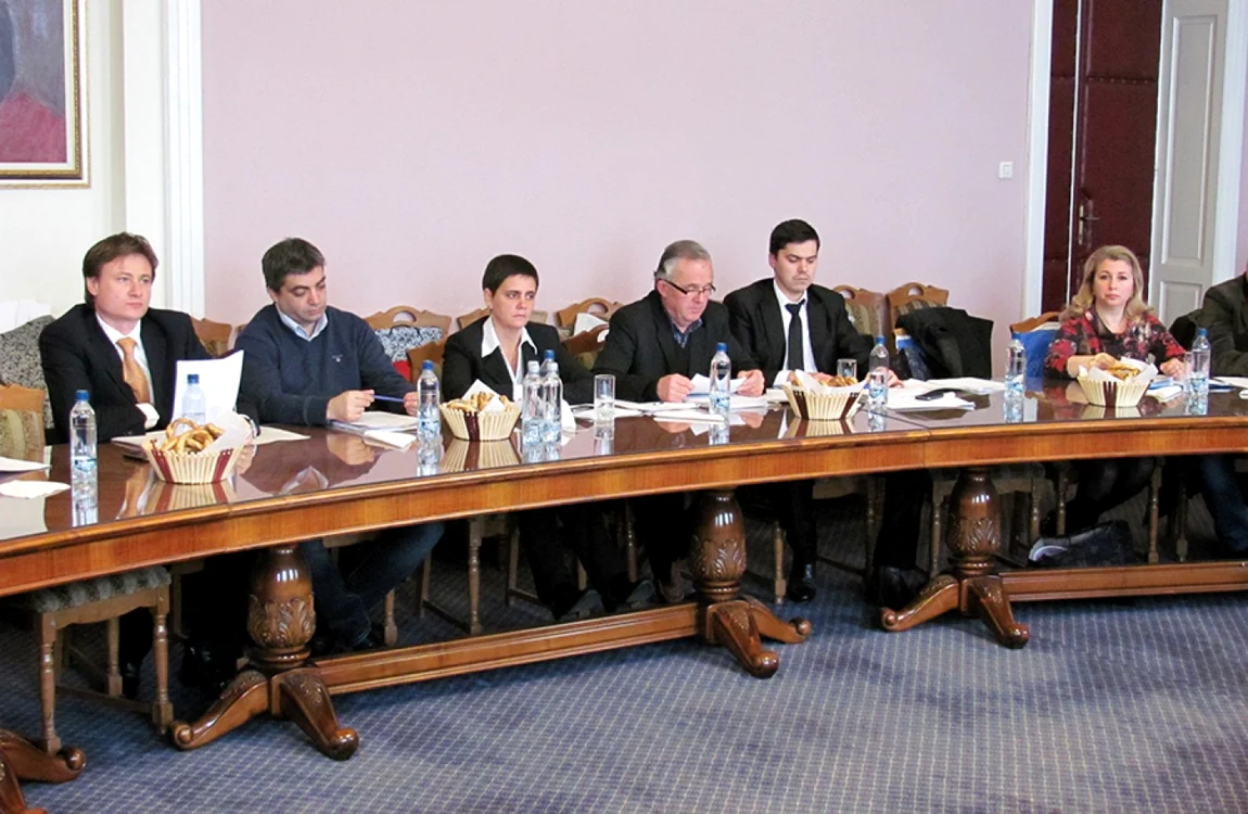 Proiectul a fost susţinut doar de consilierii PDL şi PP-DD                                            FOTO: Iulian Bunilă