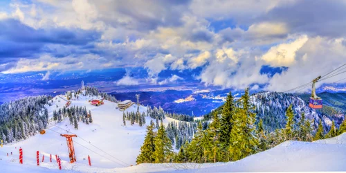 vedere panoramica iarna masivul postavaru shutterstock 637472167 jpg