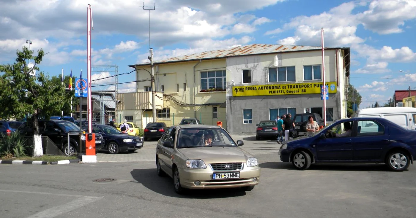 Regia de Transport Public a propus o majorare a tarifelor la abonamente. FOTO arhivă Adevărul Ploieşti