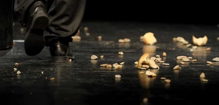 Imagine din spectacolul „Buzunarul cu pâine“ FOTO: Biró
István