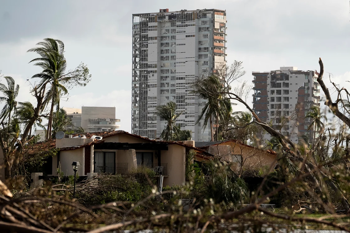 Stațiunea Acapulco a fost devastată de uraganul Otis FOTO Profimedia