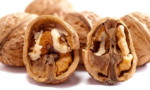 walnuts 2312506 640 jpeg