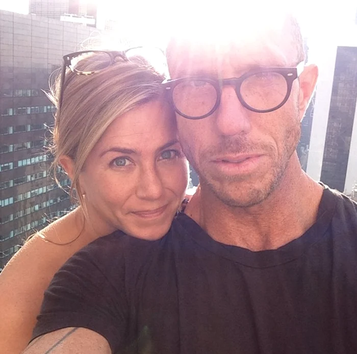 Cum arată Jennifer Aniston fără machiaj. Nici n-o mai recunoşti