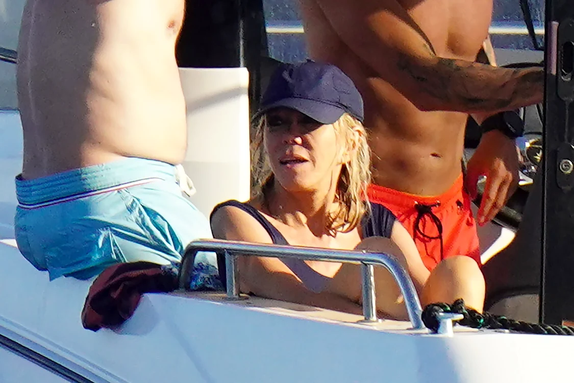4 brigitte macron in costum de baie 67 de ani 6 jpg jpeg