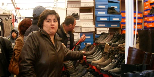Buzoienii au luat cu asalt târgul la primele ore ale dimineţii 