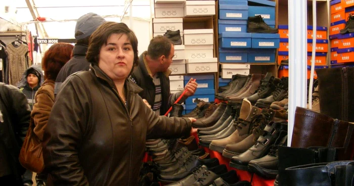 Buzoienii au luat cu asalt târgul la primele ore ale dimineţii