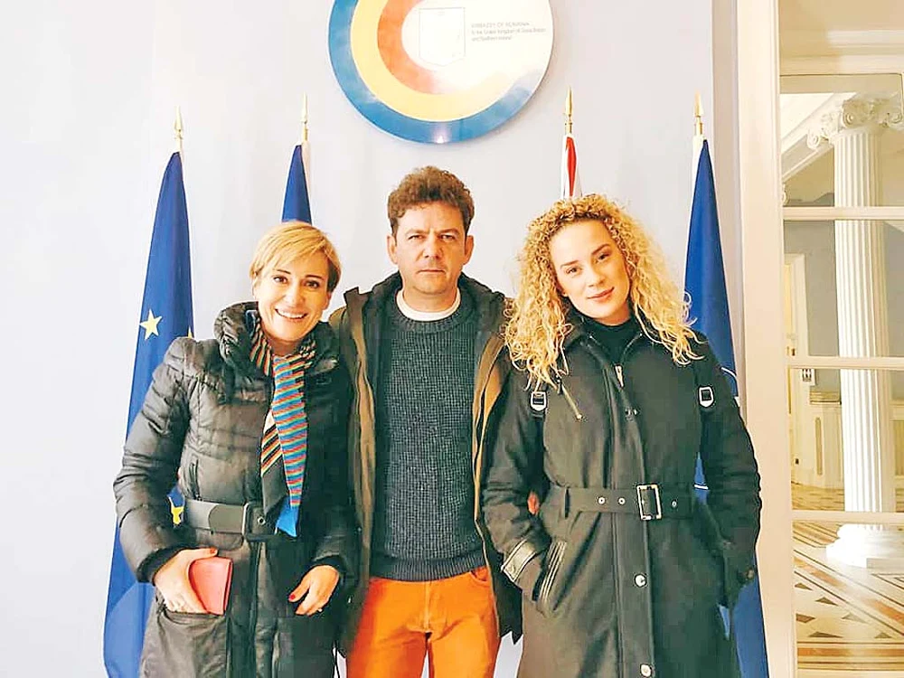 Medeea Marinescu, Vlad Zamfirescu și Diana Roman au votat la Londra