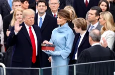 Președintele Donald Trump, la depunerea jurământului în primul mandat, la 20 ianuarie 2017 (© Facebook / The Trump White House Archived)