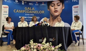 Nadia Comaneci si colegele ei la Onesti jpg