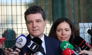 Nicușor Dan votează în primul tur al alegerilor prezidențiale în București. FOTO Inquam Photos / George Călin