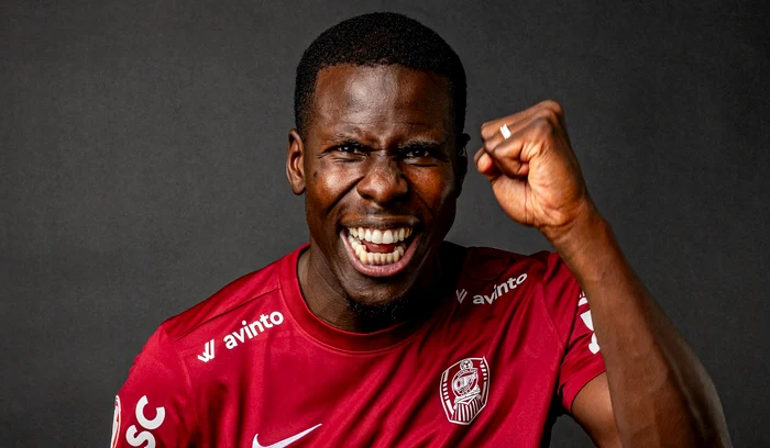 Zouma se bucură c este ceferist FOTO Facebook CFR Cluj