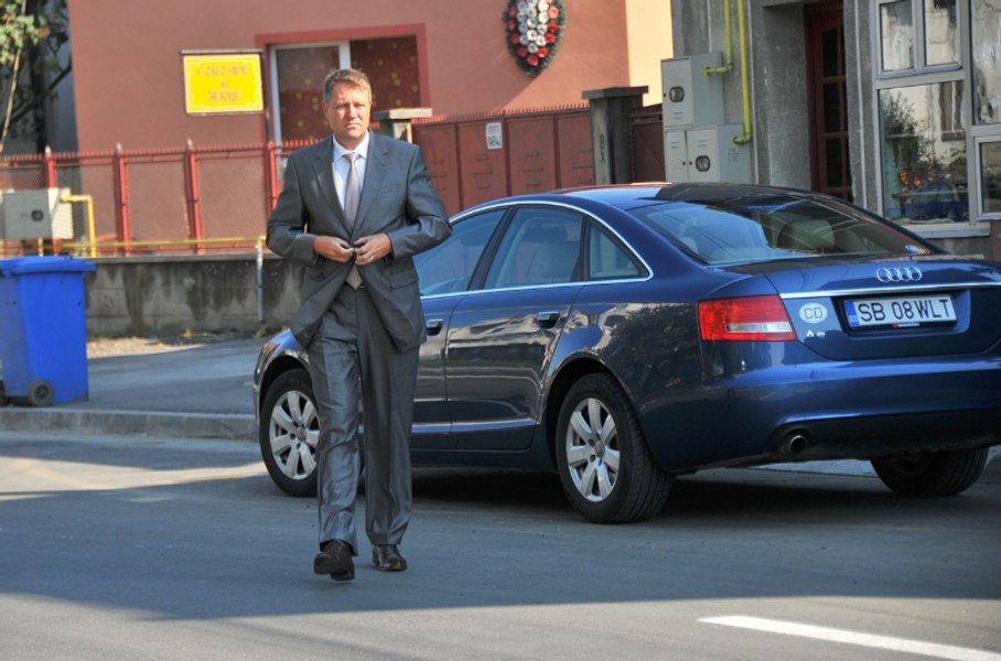 Mașina de protocol a lui Iohannis, scoasă la licitație de Primăria Municipiului Sibiu. „Aici se vinde o poveste”