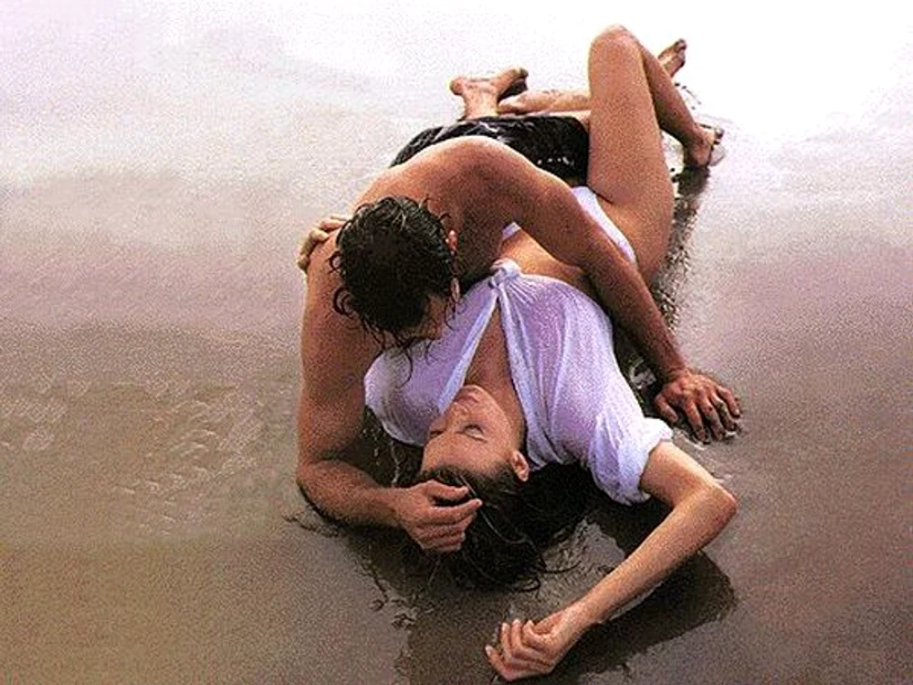 
    Bărbaţii îşi îndeplinesc dorinţa de a face sex de 104 ori pe an.  
