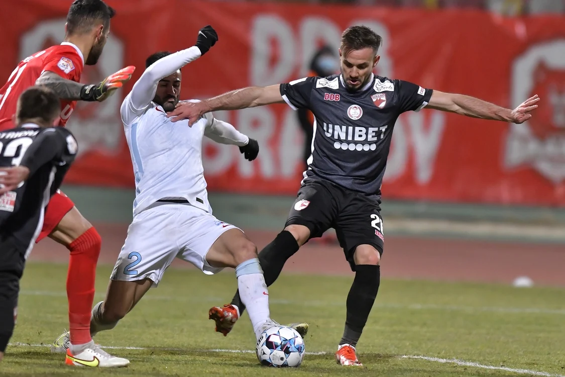 FCSB înfruntă Dinamo, sâmbătă (FOTO: Sportpictures)