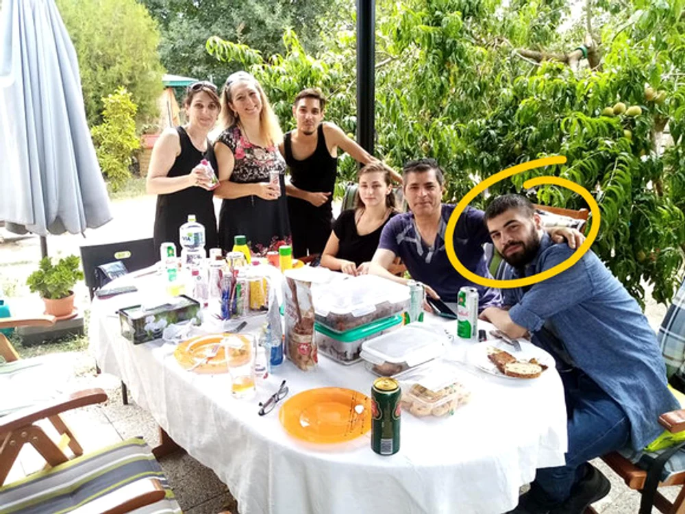 
    Aşa arată acum Alex, care spune  că ar rămâne definitiv în Germania   