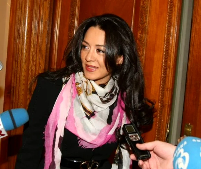 Oana Mizil va naşte în toamnă o fetiţă