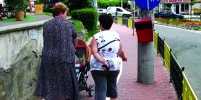 Suceava: Cărucioare de copii pe pistele bicicliştilor