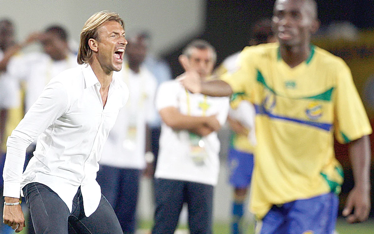 2012. Herve Renard nu  vrea să se despartă  de cămaşa albă pe  care o consideră  norocoasă