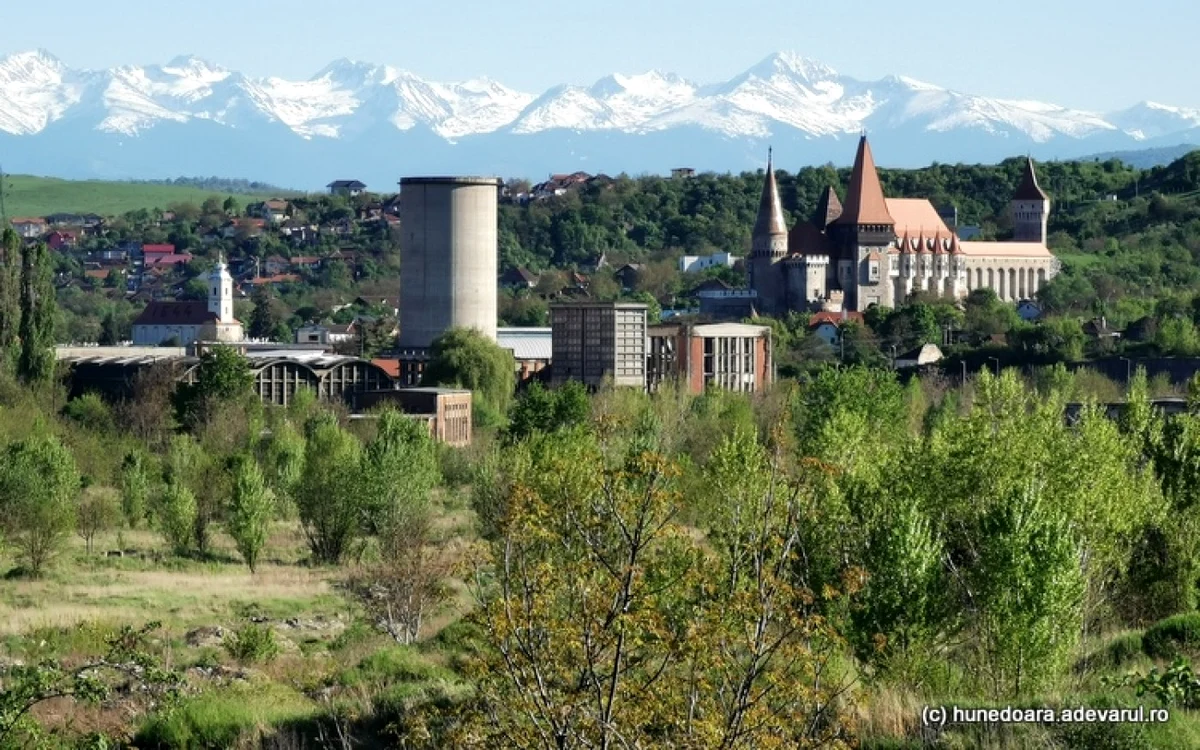 zona ruinelor combinatului din hunedoara foto daniel guta adevarul