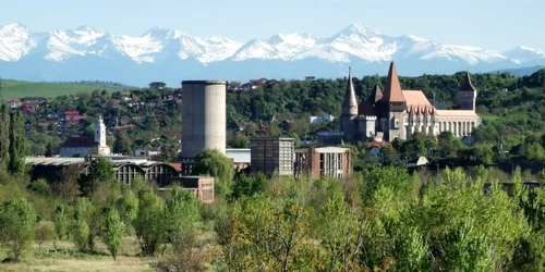 zona ruinelor combinatului din hunedoara foto daniel guta adevarul