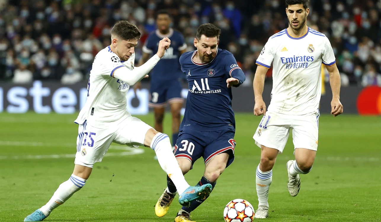 Marco Asensio (dreapta, în alb), aproape de un transfer la FC Barcelona (FOTO: EPA)