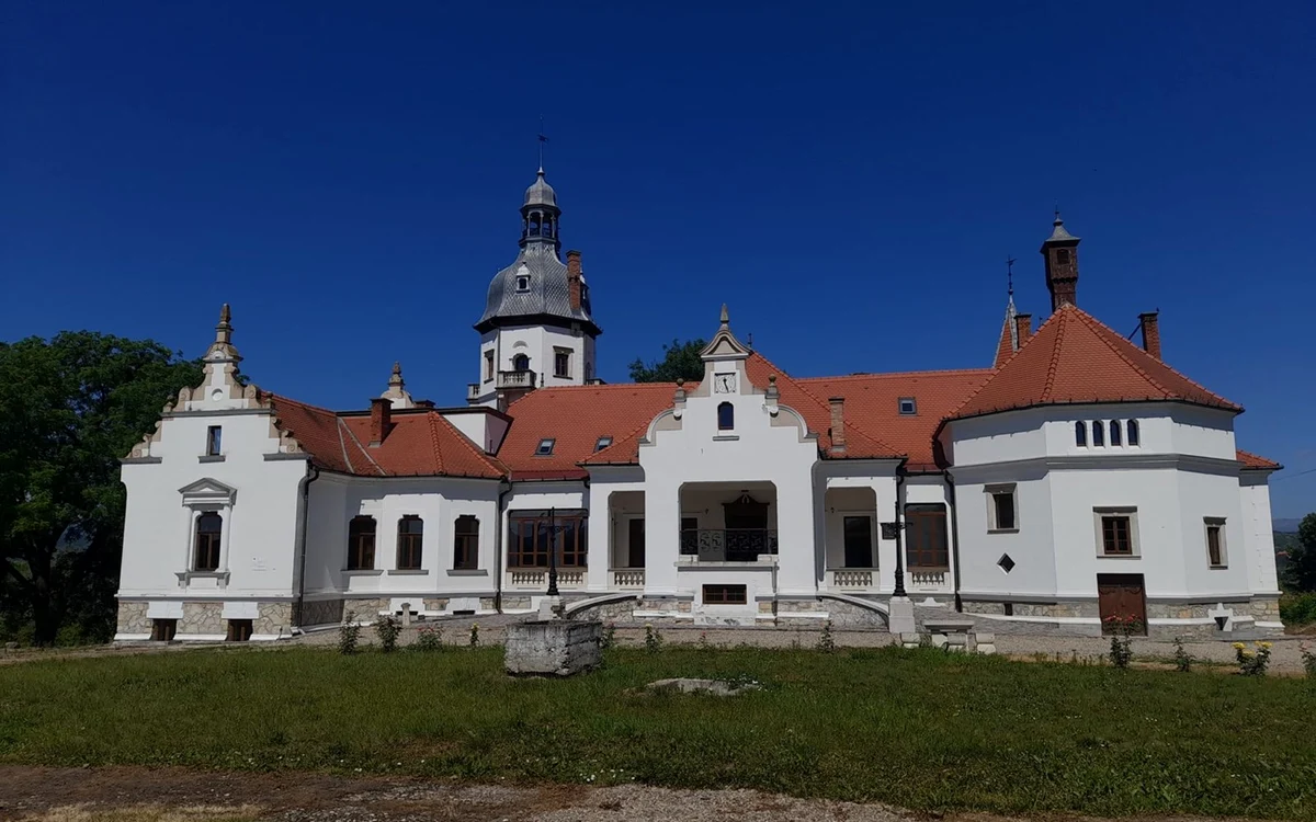 Castelul se află la doar o oră de Cluj Napoca / foto: Facebook