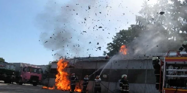 Pompierii au intervenit prompt pentru stingerea incendiilor