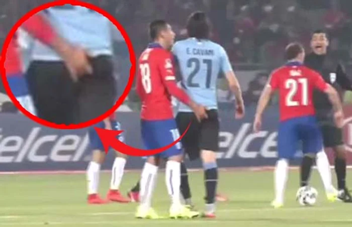 Edison Cavani s-a trezit cu un deget într-un loc intim în timpul meciuluiCaptură