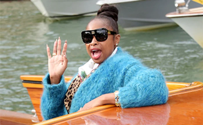 
    Jennifer  Hudson  (39 de ani) se relaxează în barcăFoto: Profimedia  