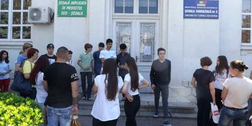 elevi scoala nr. 3 din turnu severin FOTO Alexandra Georgescu