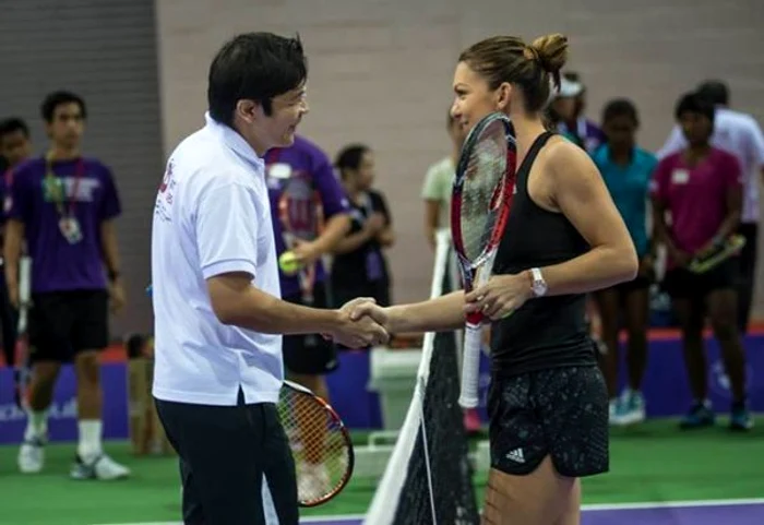 Simona Halep a jucat tenis cu ministrul culturii din Singapore