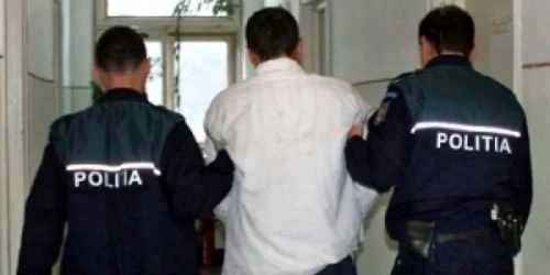 Elevul a fost tâlhărit pe holul liceului unde învaţă