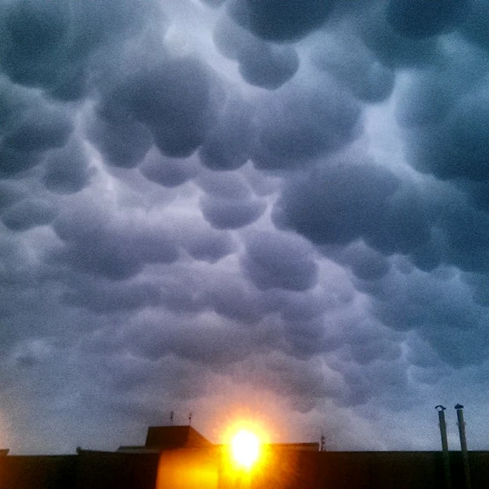 Atenție: ploi în aproape toată ţara şi risc de inundaţii!foto: Click!