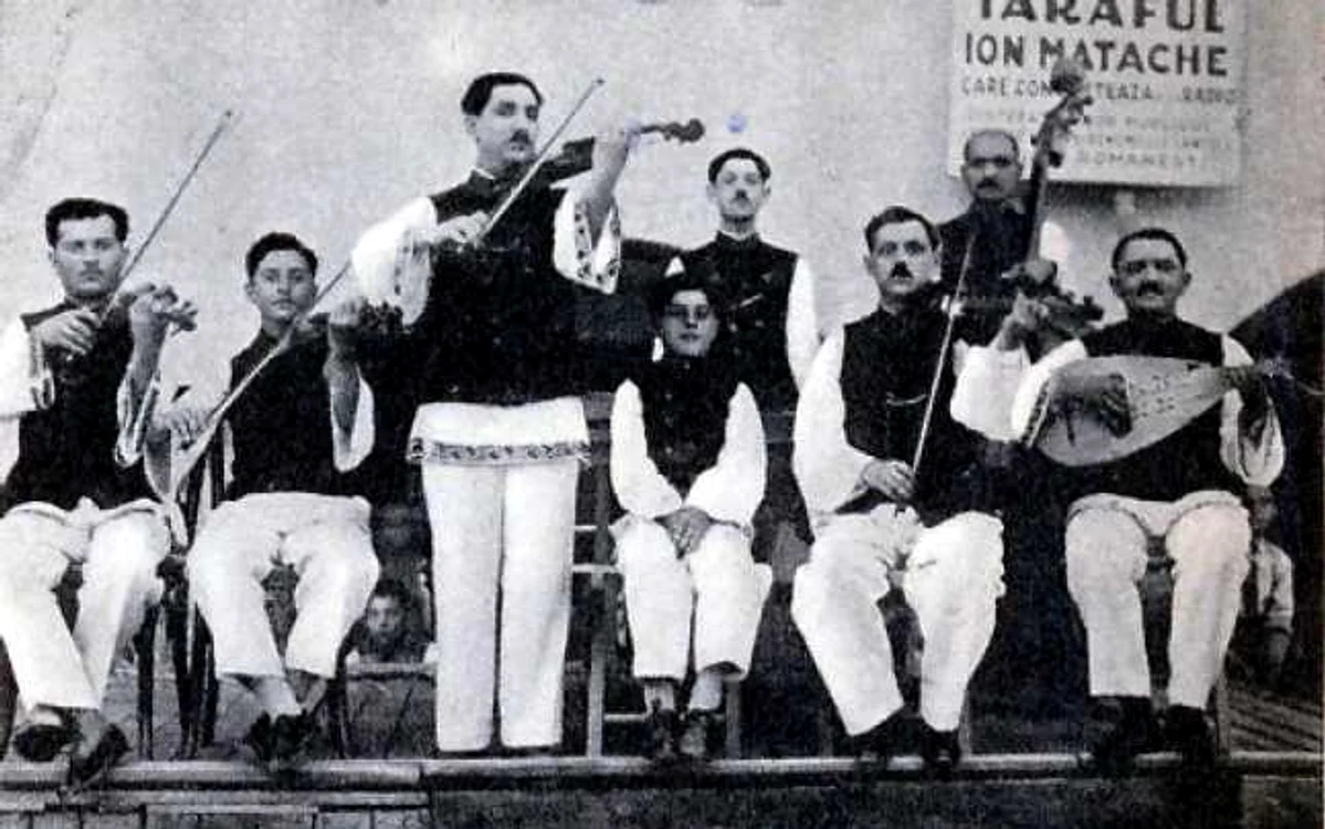 Ion Matache (centru, în picioare) alături de taraful său în 1937 FOTO: wikipedia.org