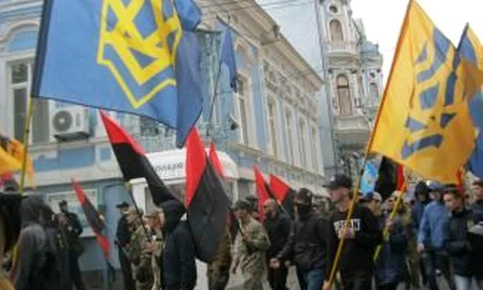 Grupările naționaliste ucrainene din Cernăuți au încercat să i intimideze pe românii din Ucraina jpeg