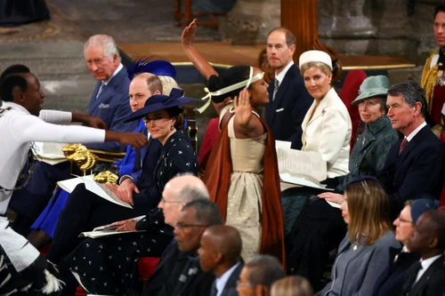 Familia regală britanică la slujba de Commonwealth