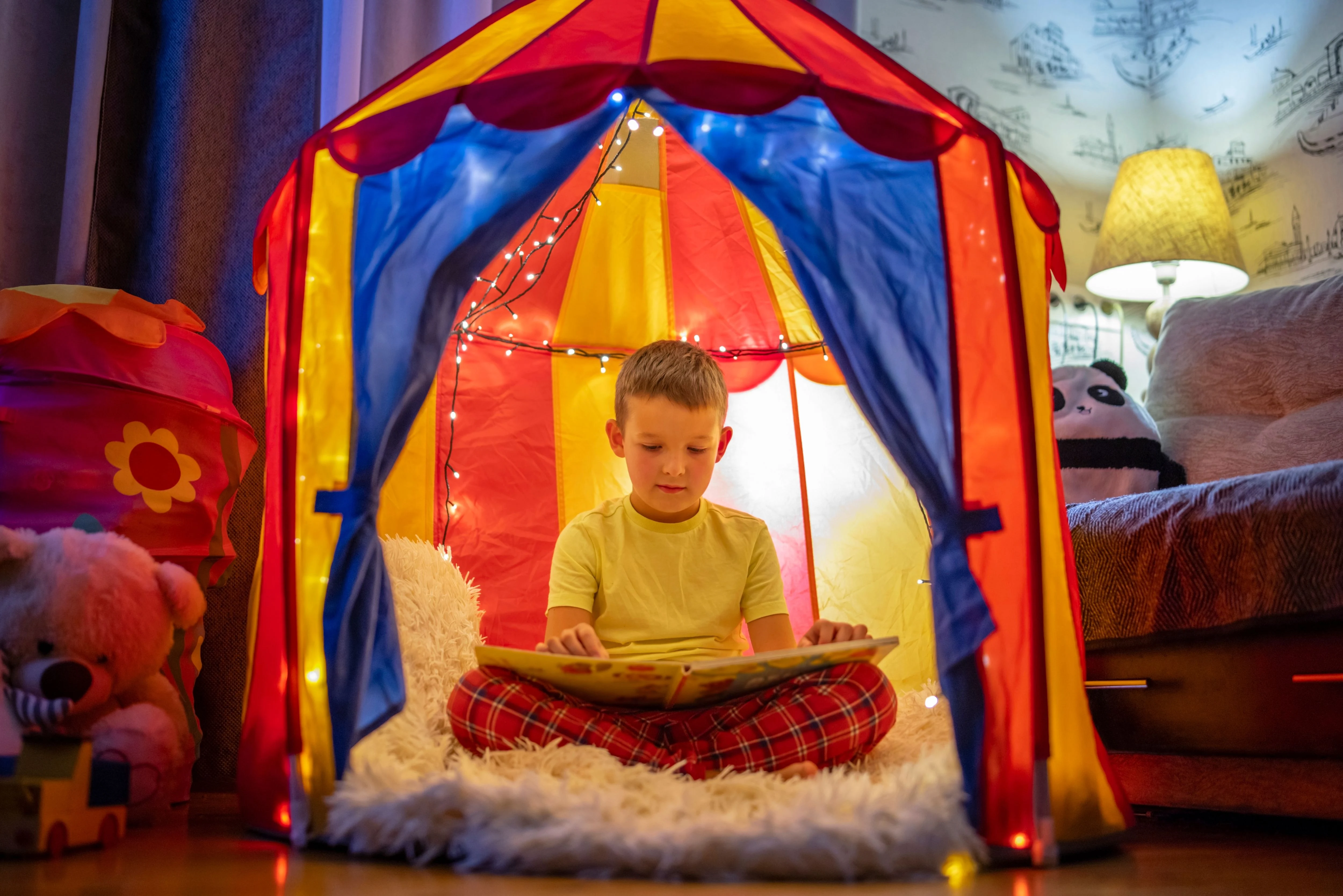 Doar 15 minute pe zi: cum lectura cu voce tare rescrie conexiunile din creierul copilului