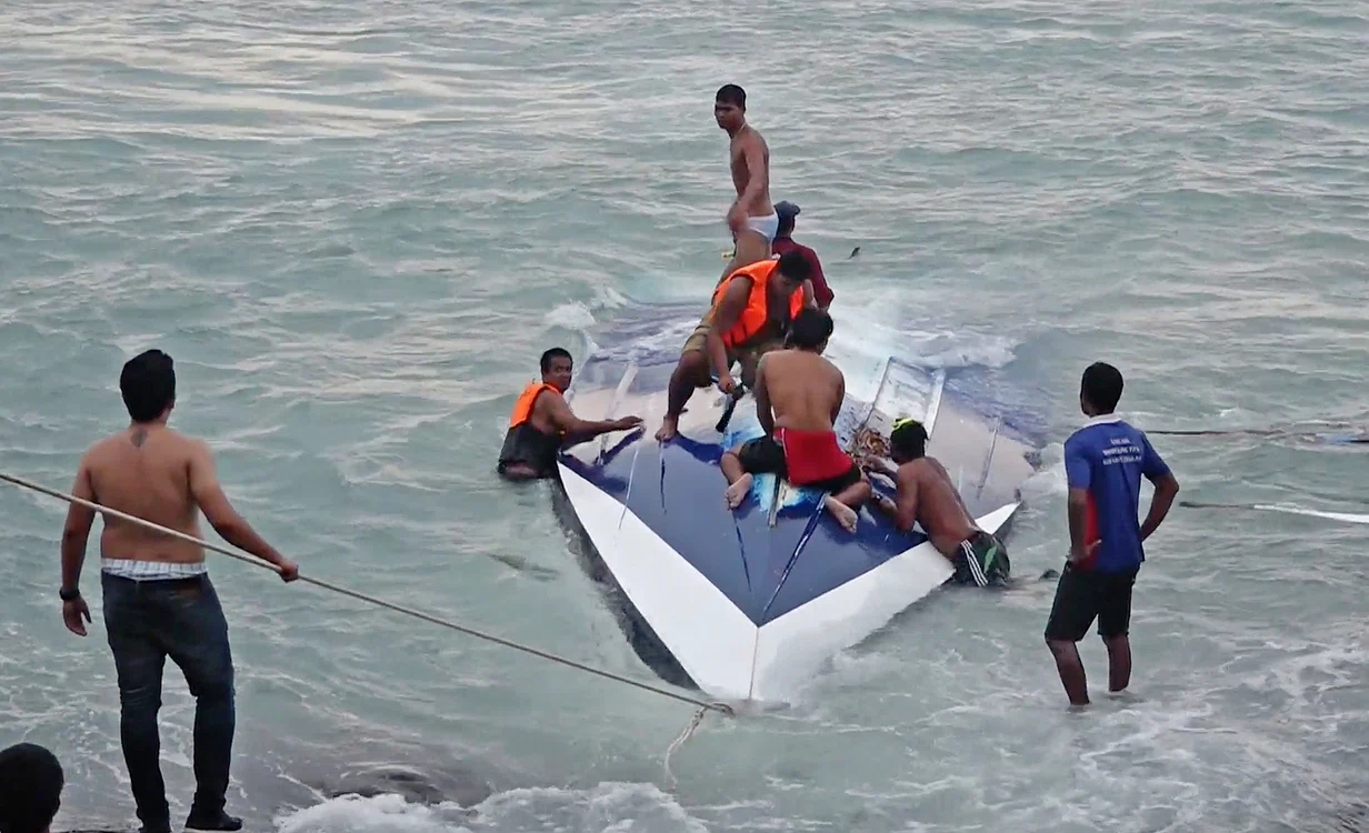 La bordul vasului Ang Thong Explorer se aflau 32 de pasageri şi patru membri ai echipajuluiFoto: AP